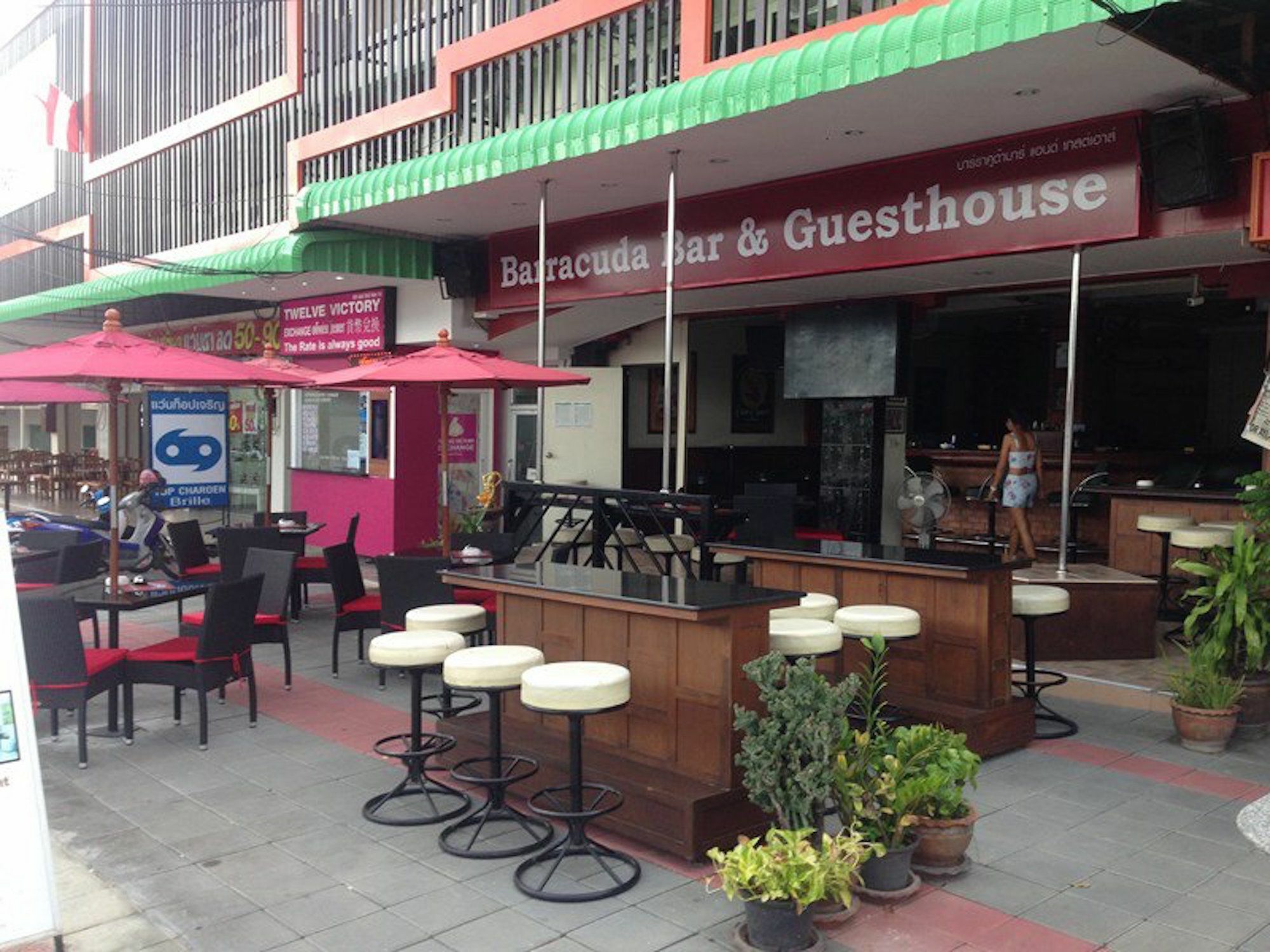 Ryan'S Bar Hotel Pattaya Exterior foto